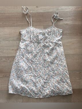 Holister Women’s Floral Dress Size Medium-Large